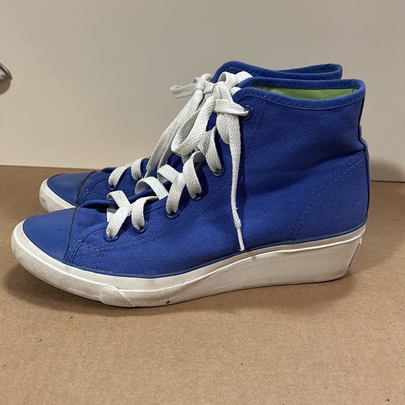 CONVERSE All Star Wedge Lilac Sneakers. Size 6. 1.5" Heel - Picture 4 of 12